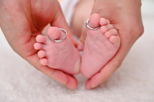 伊川怀孕肚子一边高一边低